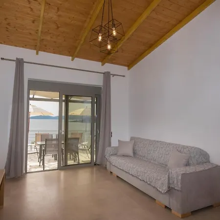 Amousso Bay Marandokhórion