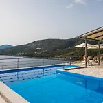 Vila Amousso Bay *