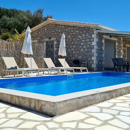 Amousso Bay Marantochori